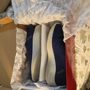 Sketchers Slip-on Sneakers